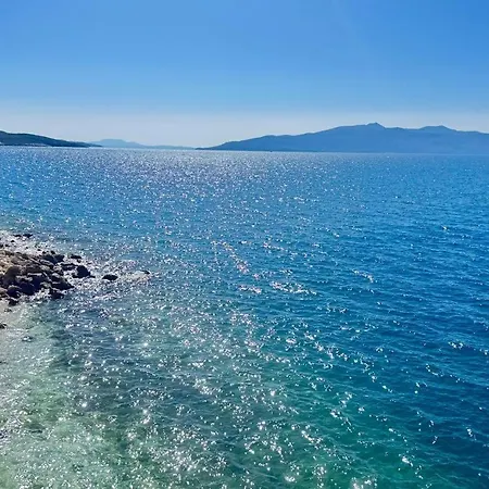 Golden Sea View Apartment