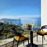 Golden Sea View *