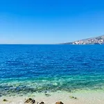 Golden Sea View Apartment *