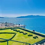 Apartment Golden Sea View *