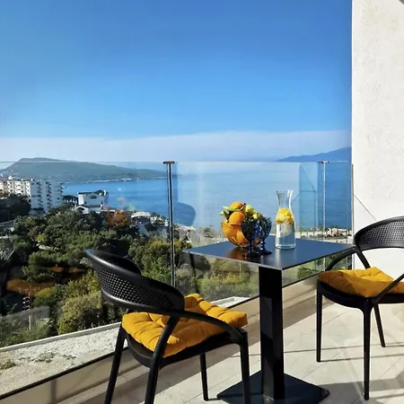 Golden Sea View *